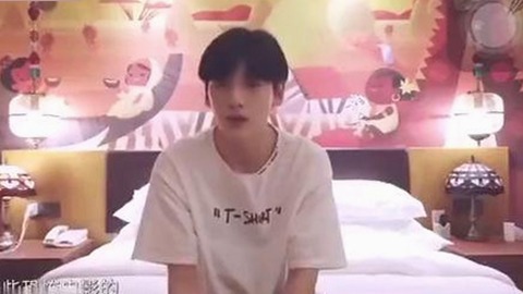 周翊然最近动态引爆网络，跳伞高清视频成为热议焦点