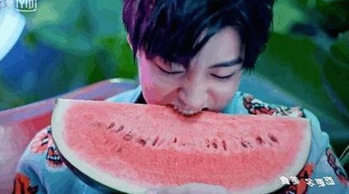 揭秘娱乐圈那些甜蜜又神秘的恋情动态